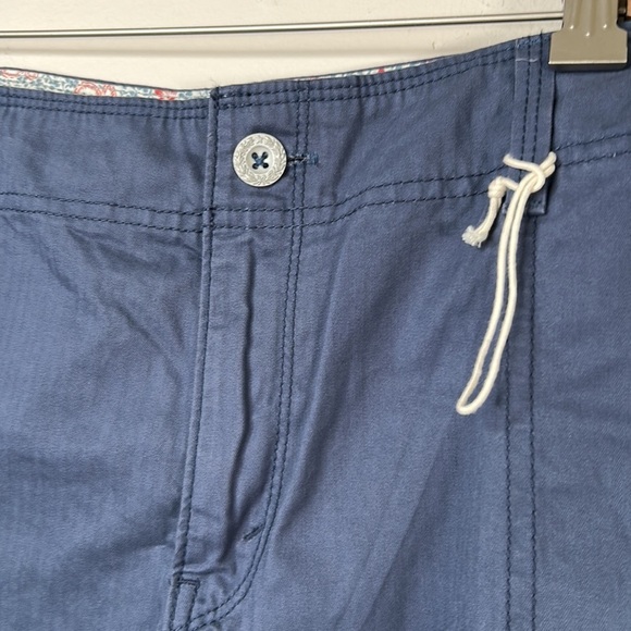 Levi's ND Utility Shorts 100% Cotton NWOT Navy Blue Size 12 - Picture 3 of 9